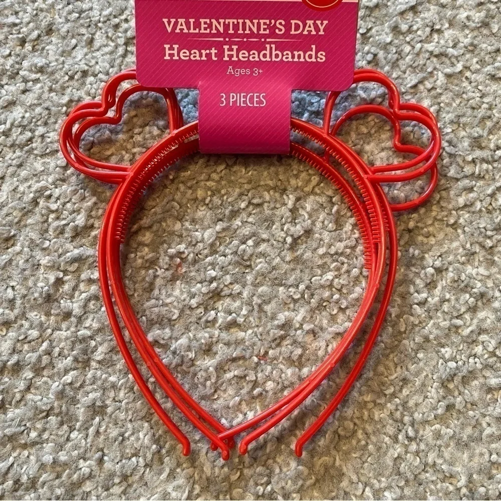 21 Heart Shaped Head Bands Valentine’s Day Giveaway Classroom NEW Red Kids
